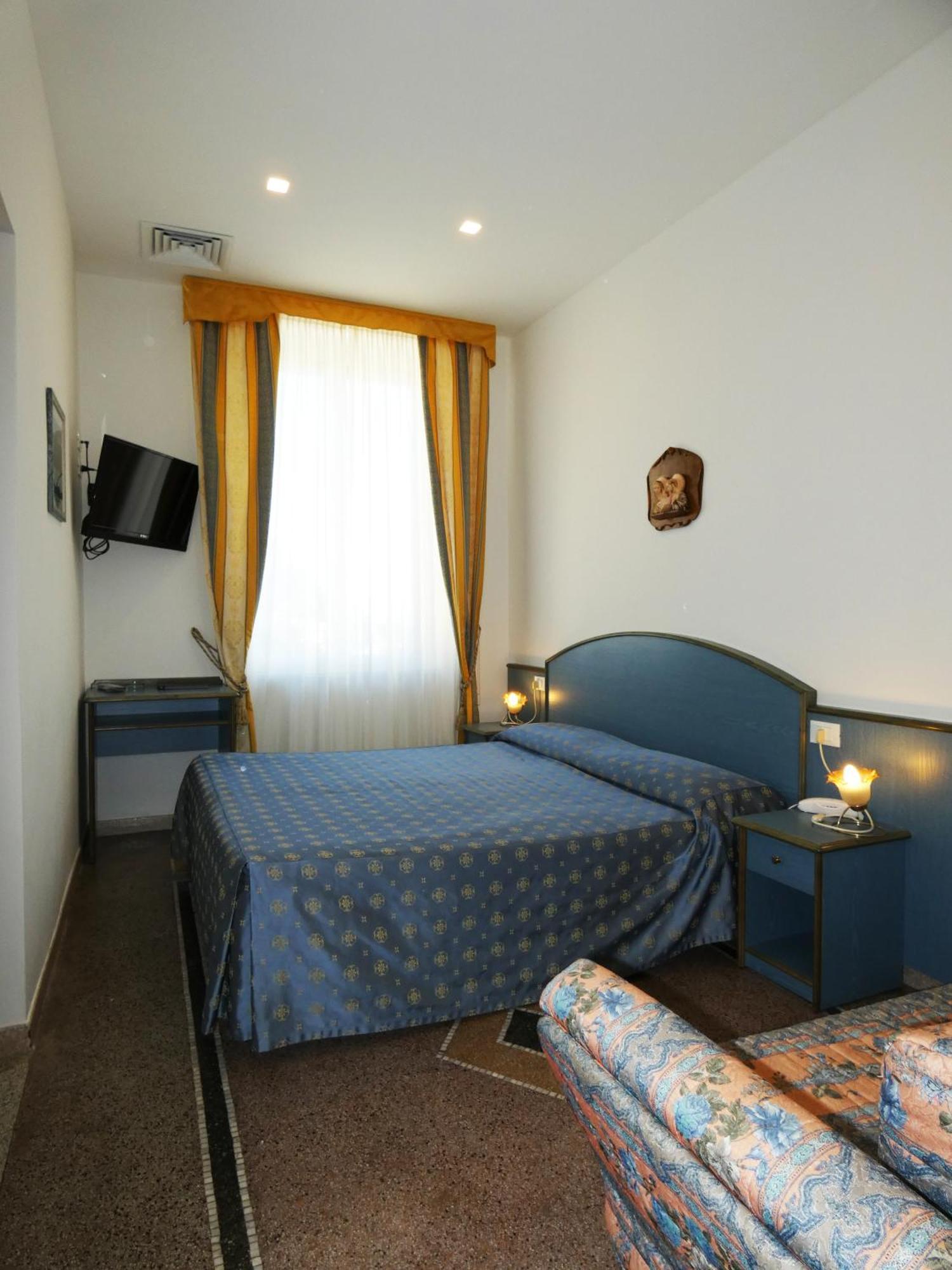 Hotel Villa Centa Varazze Ruang foto